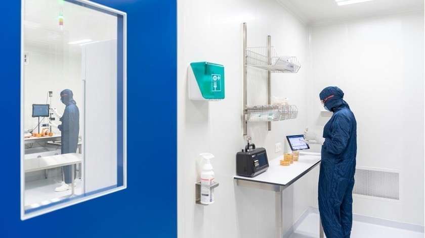 Revestimiento de plástico a medida diseñado sin molde para equipos de descontaminación aérea Revestimiento de plástico a medida diseñado sin molde para equipos de descontaminación aérea
